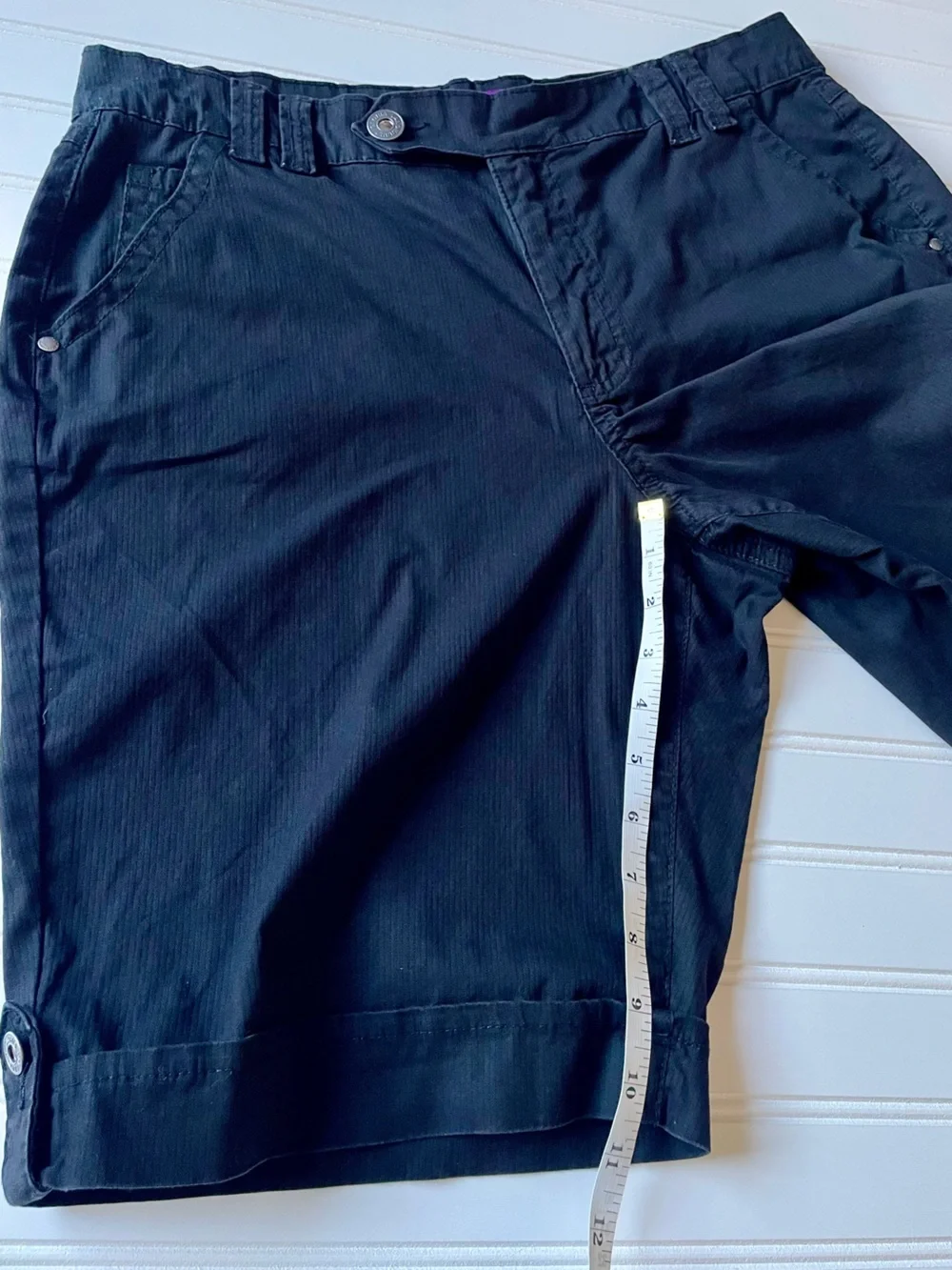 Gloria Vanderbilt black bermuda